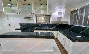 Newly renovated House with Hot tub & Sauna