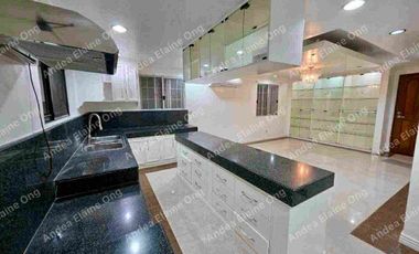 Newly renovated House with Hot tub & Sauna