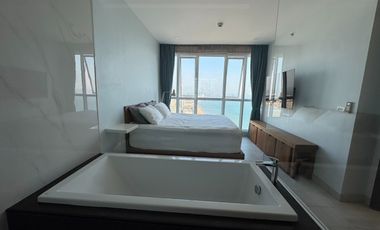 Cetus Luxury Beachfront Condo With Panoramic Seaview