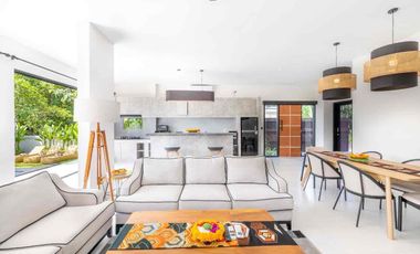 🌴 EXCLUSIVE FREEHOLD VILLA FOR SALE IN PERERENAN, CANGGU 🌴
Luxury Tropical Living with Stunning Rice Field Views