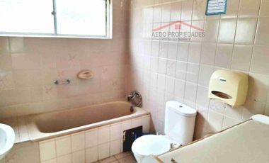 Se Arrienda Linda y Amplia Casa con destino Administrativo en pleno centro de Quillota.