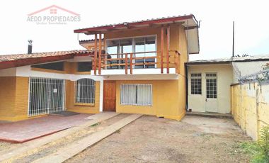 Se Arrienda Linda y Amplia Casa con destino Administrativo en pleno centro de Quillota.