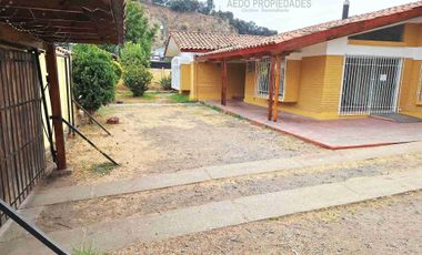 Se Arrienda Linda y Amplia Casa con destino Administrativo en pleno centro de Quillota.