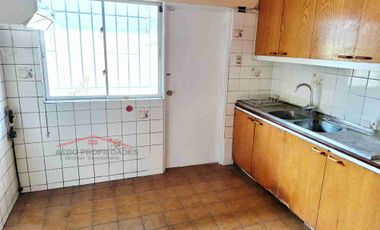 Se Arrienda Linda y Amplia Casa con destino Administrativo en pleno centro de Quillota.