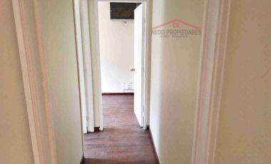 Se Arrienda Linda y Amplia Casa con destino Administrativo en pleno centro de Quillota.