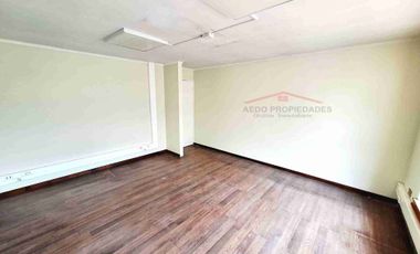 Se Arrienda Linda y Amplia Casa con destino Administrativo en pleno centro de Quillota.