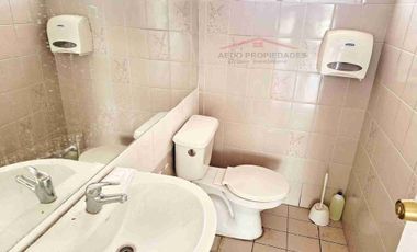 Se Arrienda Linda y Amplia Casa con destino Administrativo en pleno centro de Quillota.