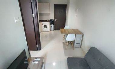 Disewakan Apartemen Puri Mansion Dengan 1 Kamar Tidur Kondisi Furnish Dengan View Langsung Kolam Renang Dengan Harga Termurah 40 Juta/Tahun NET