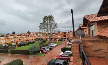 CASA EN CODOMINIO CERRADO CHIA