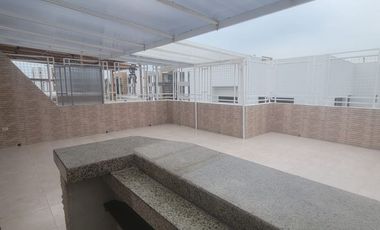 Casa en alquiler de 4 dormitorios en Urbanización Las Pirámides – Samborondón