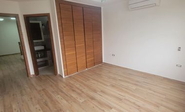 Casa en alquiler de 4 dormitorios en Urbanización Las Pirámides – Samborondón