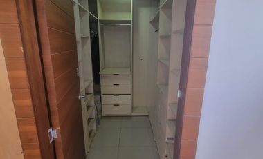 Casa en alquiler de 4 dormitorios en Urbanización Las Pirámides – Samborondón