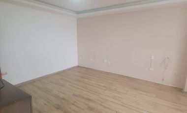 Casa en alquiler de 4 dormitorios en Urbanización Las Pirámides – Samborondón