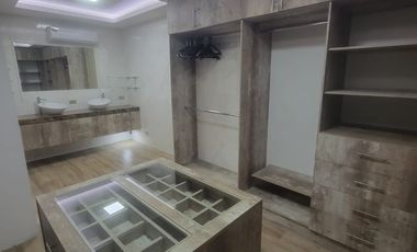 Casa en alquiler de 4 dormitorios en Urbanización Las Pirámides – Samborondón