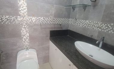 Casa en alquiler de 4 dormitorios en Urbanización Las Pirámides – Samborondón