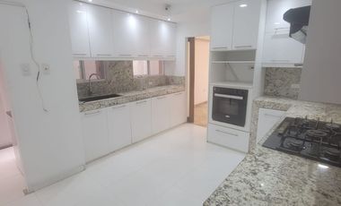 Casa en alquiler de 4 dormitorios en Urbanización Las Pirámides – Samborondón