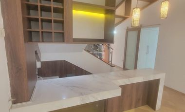 Casa en alquiler de 4 dormitorios en Urbanización Las Pirámides – Samborondón