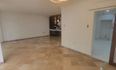 Casa en alquiler de 4 dormitorios en Urbanización Las Pirámides – Samborondón