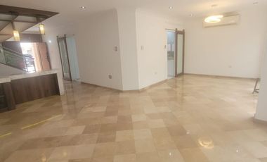 Casa en alquiler de 4 dormitorios en Urbanización Las Pirámides – Samborondón