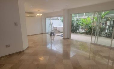 Casa en alquiler de 4 dormitorios en Urbanización Las Pirámides – Samborondón