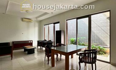 rumah kebayoran baru siap huni