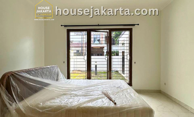 rumah kebayoran baru siap huni