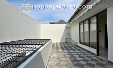 rumah kebayoran baru siap huni