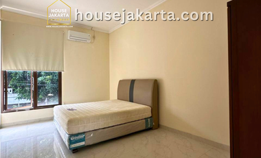 rumah kebayoran baru siap huni