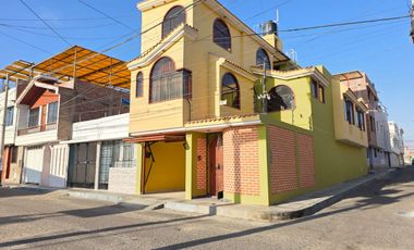 CASA DE TRES PISOS EN VENTA - CONO SUR-TACNA