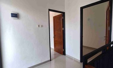 Rumah 2 lantai Bata Merah hanya 700 jutaan dekat stasiun Rawa buntu Tangerang Selatan