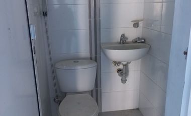 Vendo Amplia Bodega de 3 pisos zona comercial