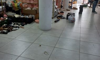 Vendo Amplia Bodega de 3 pisos zona comercial