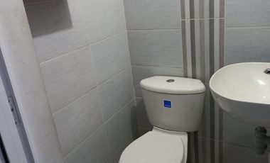 Vendo Amplia Bodega de 3 pisos zona comercial
