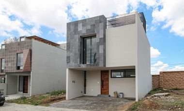 Casa 3 Recámaras en fraccionamiento cerrado en Cuautlancingo