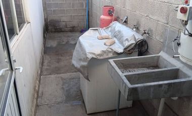 SE RENTA casa semi-amueblada en Villedos