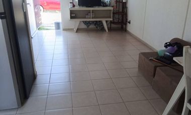 SE RENTA casa semi-amueblada en Villedos