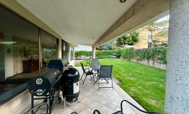 LAS CAÑADAS CASA EN VENTA CON BUENA UBICACIÓN Y BONITO JARDÍN