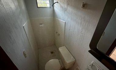 LAS CAÑADAS CASA EN VENTA CON BUENA UBICACIÓN Y BONITO JARDÍN