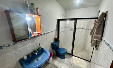 LAS CAÑADAS CASA EN VENTA CON BUENA UBICACIÓN Y BONITO JARDÍN