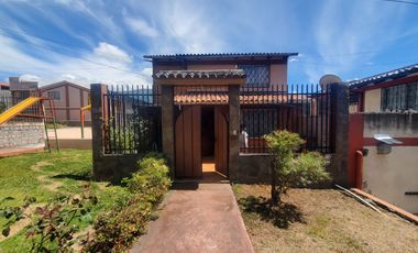 Casa NO Adosada Dentro de Conjunto en Venta al Sur de Quito Sector Santa Rita