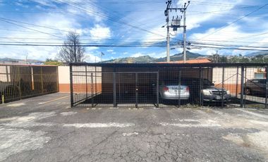 Casa NO Adosada Dentro de Conjunto en Venta al Sur de Quito Sector Santa Rita
