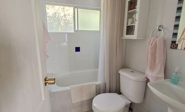 139 m2 en 5000 de terreno Las Mercedes UF 8000