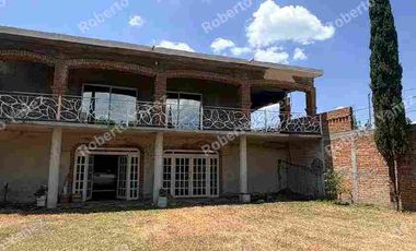 En venta amplia casa en Comonfort Guanajuato