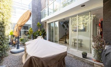 Casa en Venta con 3 Recámaras en Privada Cerrada en La Atlixcáyotl.