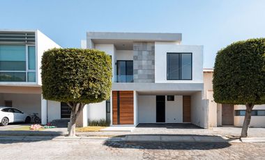 Casa 3 Recámaras en Lomas 1