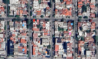 AMPLIA CASA EN VENTA DE DOS NIVELES .