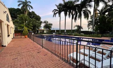 Casa en conjunto en el oriente