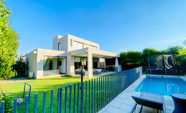 VENTA CASA FULL EQUIPADA EN PIEDRA ROJA| CON QUINCHO Y PISCINA | CAMINABLE A COLEGIO PEDREGALES Y SAN ANSELMO | UF 13.900