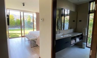 VENTA CASA FULL EQUIPADA EN PIEDRA ROJA| CON QUINCHO Y PISCINA | CAMINABLE A COLEGIO PEDREGALES Y SAN ANSELMO | UF 13.900