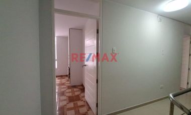 Se Alquila Casa De 3 Pisos + Estacionamiento Frente A Parque En Urb. Soliluz – Trujillo – S/3,000